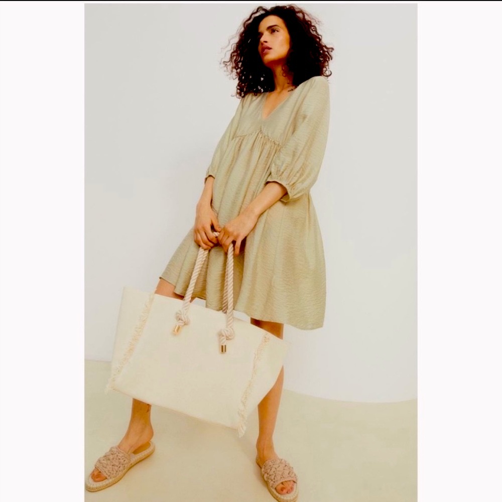 H&M v neck flowy dress NWT